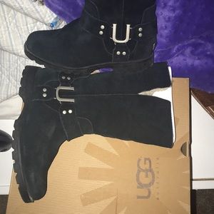 Black ugg boots